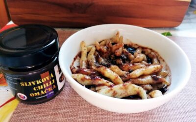 Šúľance so slivkovou chilli omáčkou a holandským kakaom